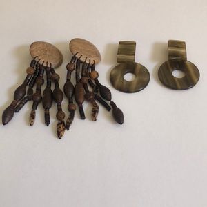 Vintage 80s  tribal boho stone, shell, wood earrings 2 pairs